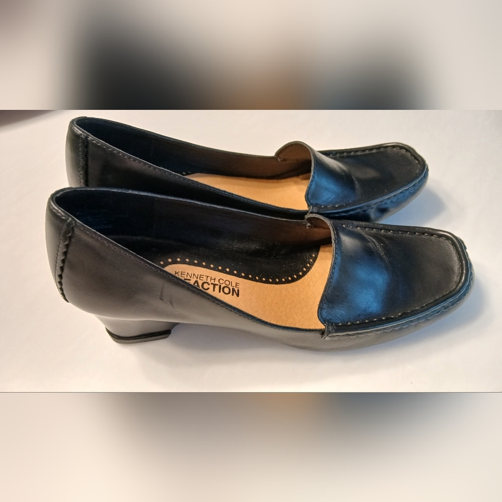 Kenneth Cole Reaction Leather Fly Away Loafer – Sleek City Chic Low Wedge 7.5